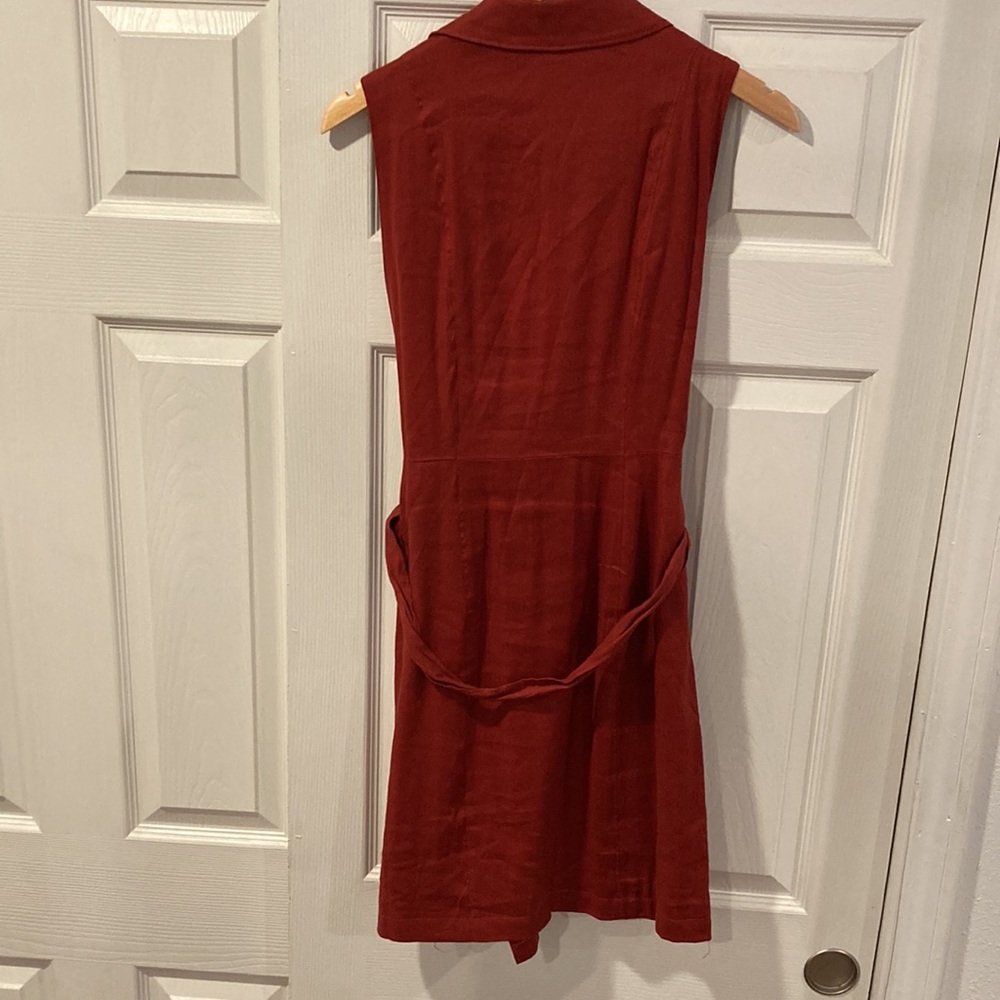 Rust colored vest - Picture 4 of 5